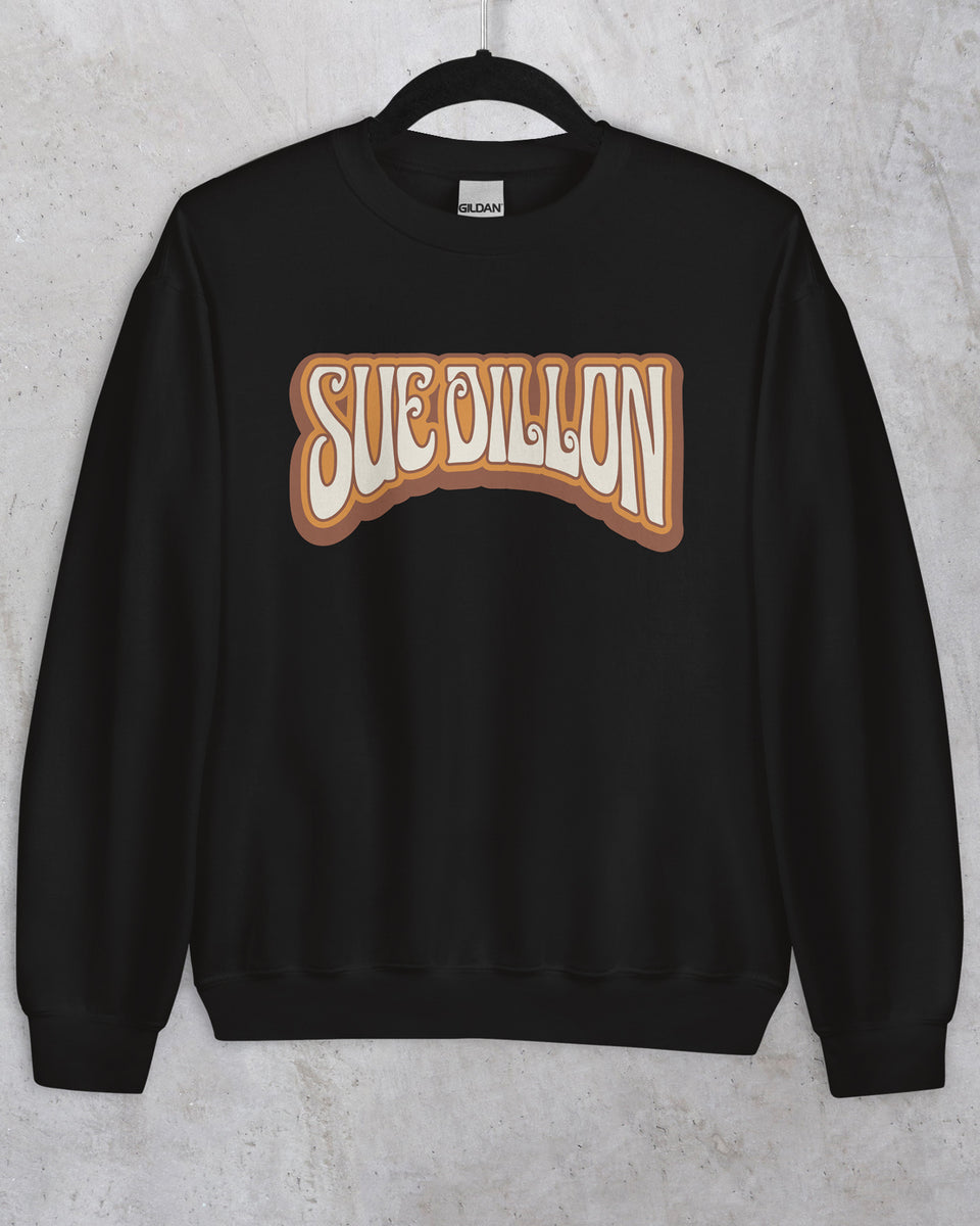 Sue Script Crewneck – The Comedy Outlet